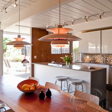 Kitchen Design: Modern Dining Room Pendant Lights
