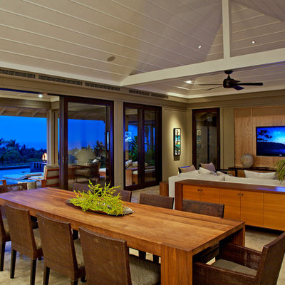 Island style great room photo in Hawaii