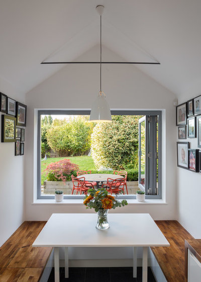 Contemporary Dining Room by Stewart & Stewart Design Ltd