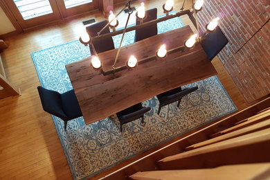 Example of an urban dining room design in Toronto
