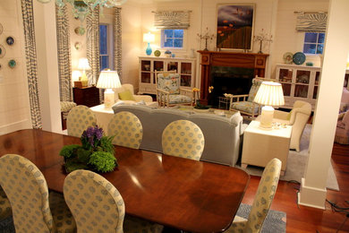 Dining room - eclectic dining room idea in Charleston
