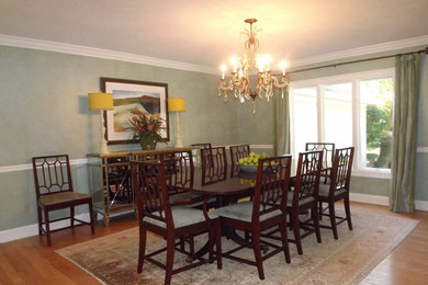 Design ideas for a traditional dining room in Jacksonville.