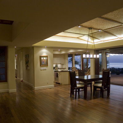 Inspiration for a tropical great room remodel in Hawaii
