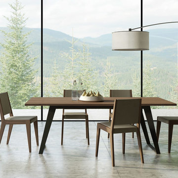 Mobican Pari Dining Table