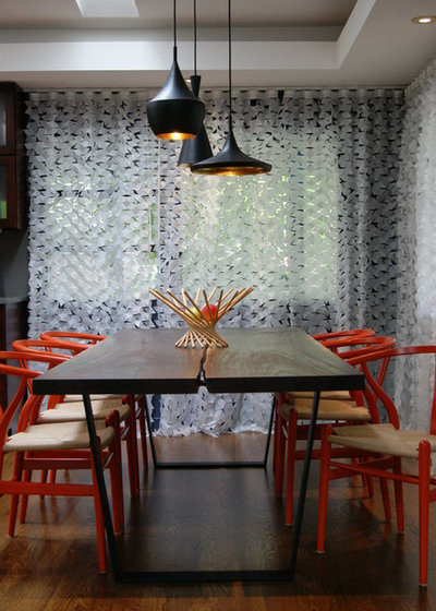 Modern Dining Room by Ashleigh Weatherill Interior Design