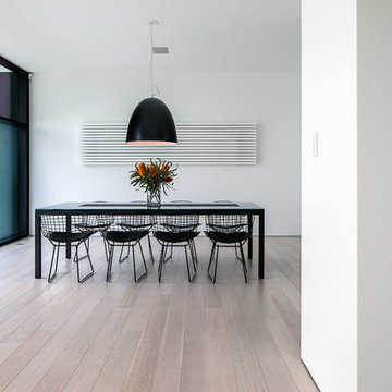 Modern Home in Oakville Ontario