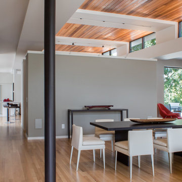 Modern Oak Hill Residence