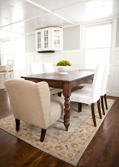 Traditional Dining Room by Theresa Fine