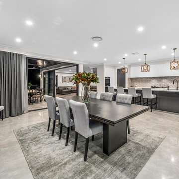 Traditional Dining Room