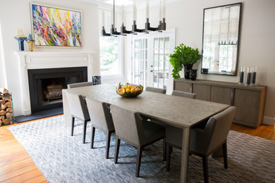 Example of a minimalist dining room design in New York