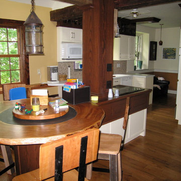 Oak and painted kitchen