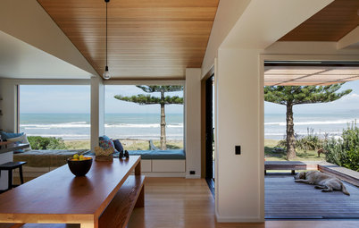 Houzz Tour: Simplicity and Style in a New Zealand Beach House