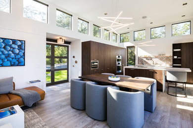 Open concept dining & kitchen interior