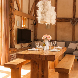 Organic feel oak dining room