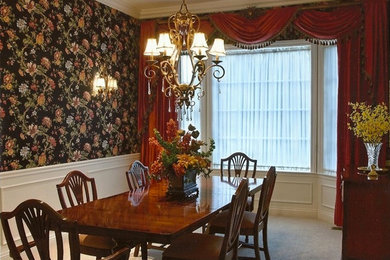 Traditional dining room in Sacramento.