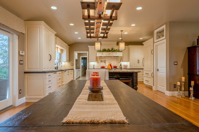 Inspiration for a transitional dining room remodel in Sacramento
