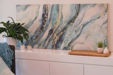 他の地域にある広いコンテンポラリースタイルのおしゃれなダイニングキッチン (ベージュの壁、磁器タイルの床) の写真
