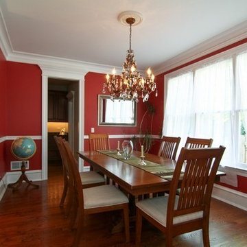 Rich color dining room