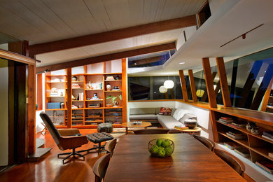 Example of a mid-century modern dining room design in Los Angeles