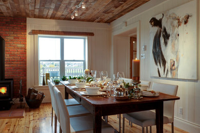 Inspiration for a cottage dining room remodel in Ottawa
