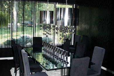 Dining room - contemporary dining room idea in Toronto