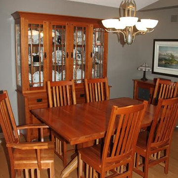 Shaker Double Pedestal Dining Table with Mission Dining Chairs