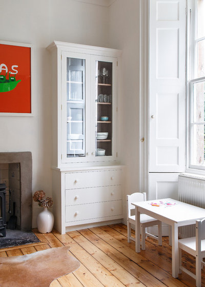 Farmhouse Dining Room by Sculleries of Stockbridge