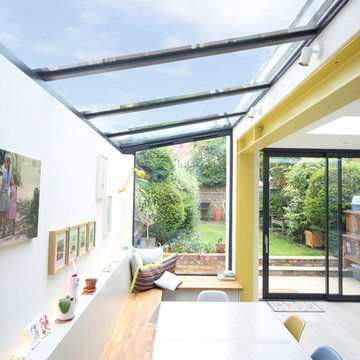 Side return extension with glass roof