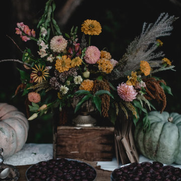 Slow Flowers: 35 Thanksgiving Centerpieces and Tabletop Decor Ideas
