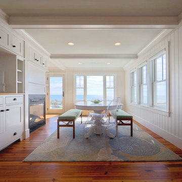 Small Beach House Lives Big