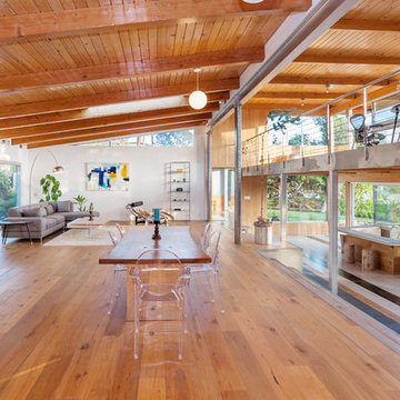 Stunning Mid-Century Modern