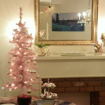 Styling a Vintage Shop for a Pink Christmas Party