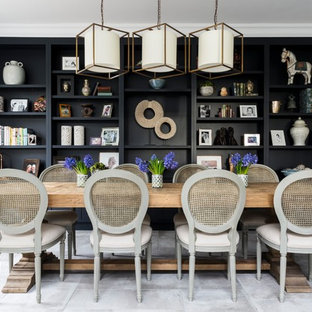 Imagen de comedor tradicional renovado, de tamaño medio, cerrado, con paredes grises y suelo gris