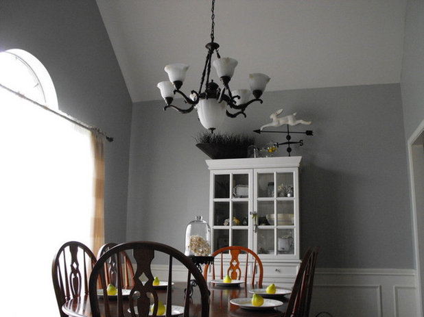 Traditional Dining Room by Susie Harris