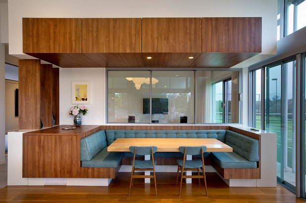 Contemporary Dining Room by Paul Uhlmann Architects