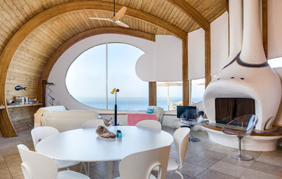 Houzz Tour: Iconic Wavy Wood Home Opens Up