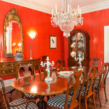 Tomato red dining room
