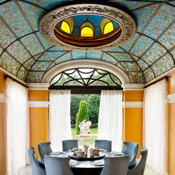 Traditional Dining Room