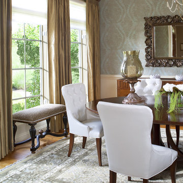 Traditional Dining Room Interior Design