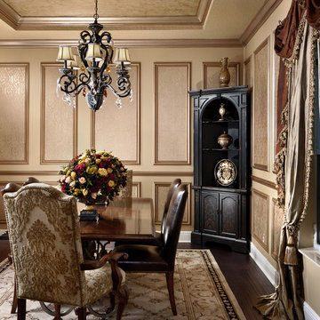 Traditional Dining Room