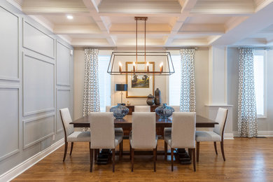 Dining room - transitional dining room idea in Ottawa