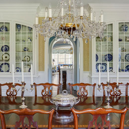 https://www.houzz.com/hznb/photos/two-matching-built-in-china-cabinets-in-formal-dining-room-traditional-dining-room-milwaukee-phvw-vp~126544617