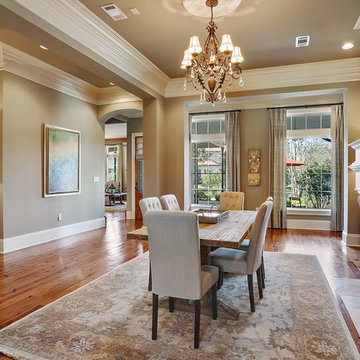 UPSCALE BATON ROUGE HOME IN DESIRABLE GATED COMMUNITY