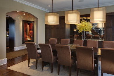 Example of a minimalist dining room design in Milwaukee