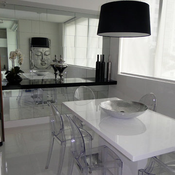 Viscaynne- small condo white, grey and black