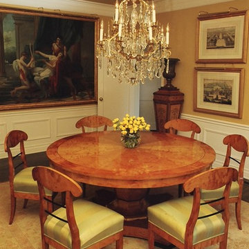 Wagner pedestal table and chairs by Vienna Woods