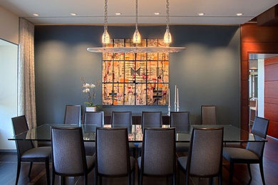 Inspiration for a contemporary dining room in Chicago.