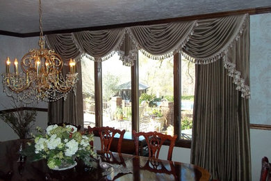 Example of a classic dining room design in Jacksonville