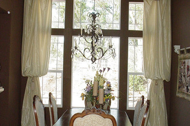 Dining room - traditional dining room idea in San Diego