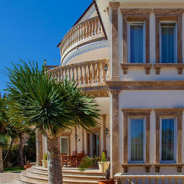 Villa on the sea coast of Cabo Roig